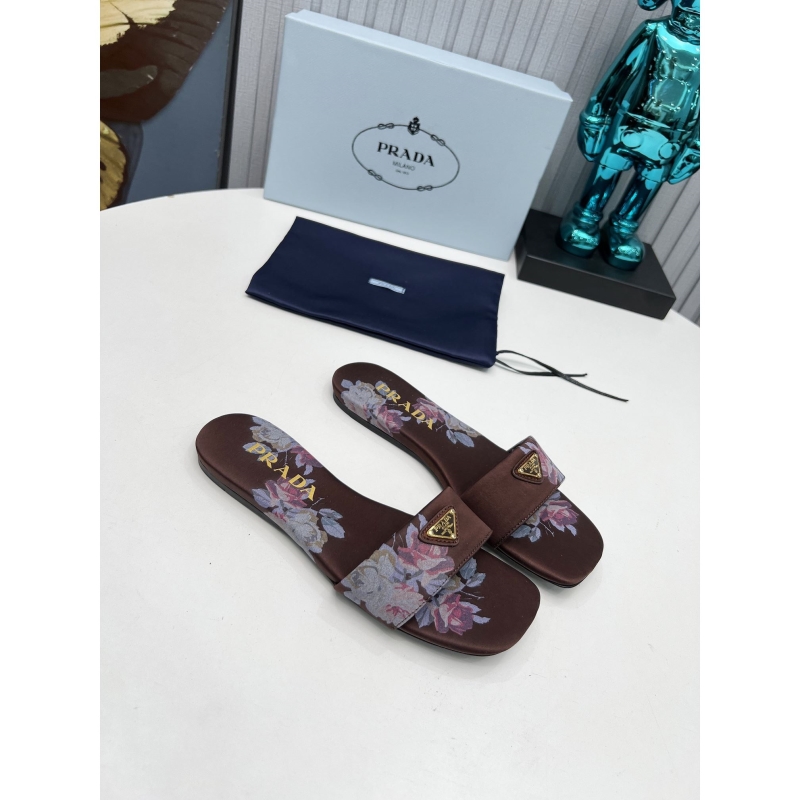 Pra*a slippers